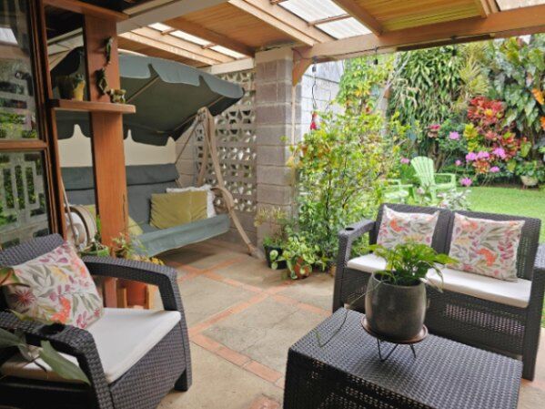 Vena de Casa en Lourdes Montes de Oca in San Pedro, Montes De Oca, San José — $360,000