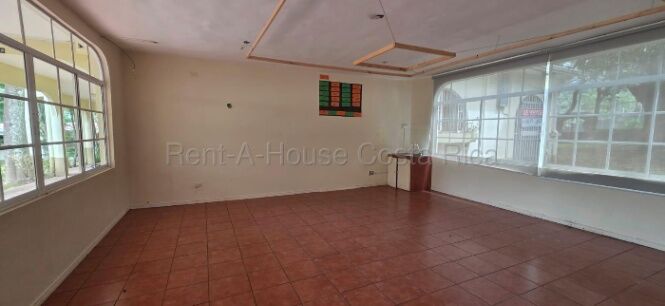 Alquiler propiedad comercial de gran escala #26-1545 GS in Salitral, Santa Ana, San José — $7,500