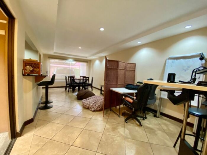 CASA EN VENTA EN SANTA ANA. $185,000. Cod#25-31 en Santa Ana, San José — ₡ 185 000