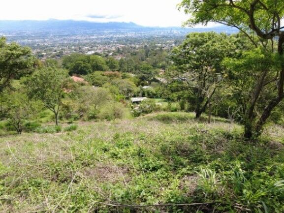 Se vende amplio lote de 8,400m2 en San Antonio Escazú 23-1473 en San Antonio, Escazú, San José — ₡ 416 500 000
