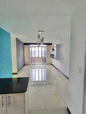 VENTA DE APARTAMENTO EN CONCASA. UBICACIÓN ESTRATEGICA. ALAJUELA en San Rafael, Alajuela — $137,000 - Foto 2 de 11