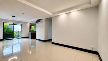 Apartamento con 3 habitaciones con aire acondicionado y 2 parqueos en Brasil, Santa Ana, San José — $190,000 - Foto 2 de 16