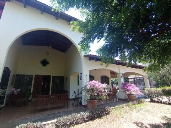 Venta de Casa en Santa Cruz de Guanacaste. RAH 25-1583 in Santa Cruz, Guanacaste — $895,000