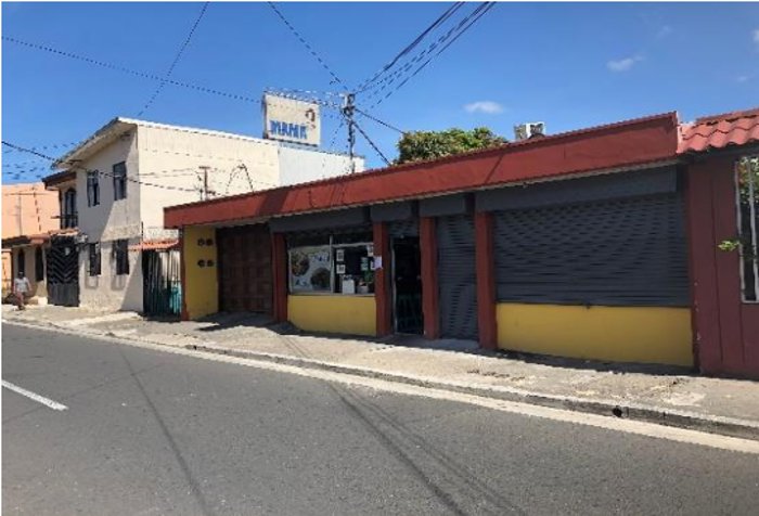 VENTA DE DOS APARTAMENTOS Y DOS LOCALES COMERCIALES, HEREDIA. en Heredia — $300,000