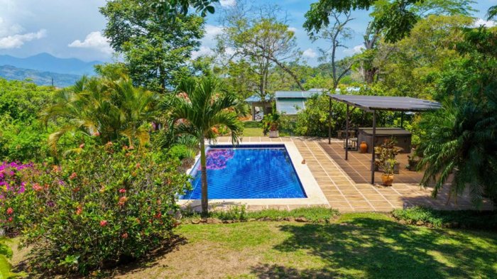 Hacienda Atenas, casa principal y casa de huéspedes en Atenas, Alajuela — $875,000 - Foto 2 de 20