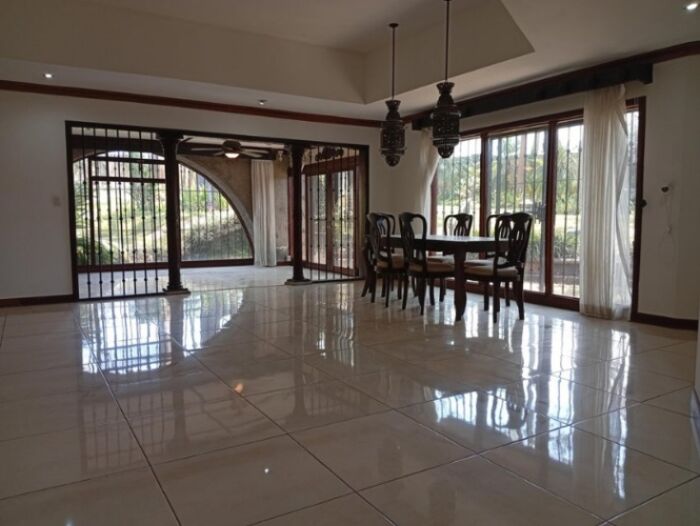 MLS-25-1499 LS ALQUILER CASA SANTA ANA SAN JOSE en Santa Ana, San José — $5,500
