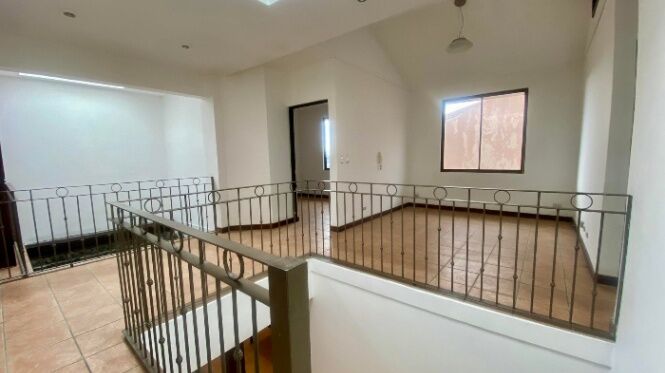 Venta de Casa en Santa Ana, San José. RAH 26-217 en Santa Ana, San José — $250,000 - Foto 3 de 20