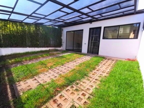 Se vende casa SAN RAFAEL DE HEREDIA in Santiago, San Rafael, Heredia — ₡ 75 000 000