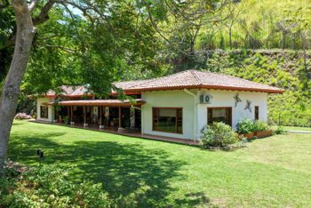 Luxury Home With Guest House For Sale In Hacienda Atenas Costa Rica in Jesús, Atenas, Alajuela — $875,000 - Photo 5 of 57