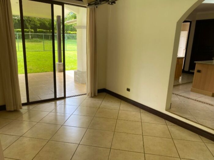 Alquiler de Confortable Casa en Piedades, Santa Ana / Mls. 26-636 OFC JB en Piedades, Santa Ana, San José — $3,500