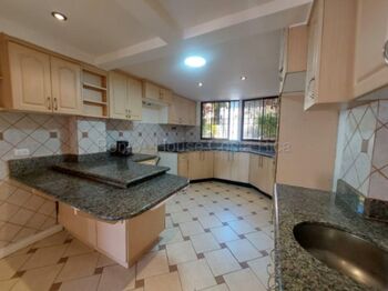 Alquiler de Casa en Rohrmoser, San José. en Pavas, San José — $2,250 - Foto 5 de 17