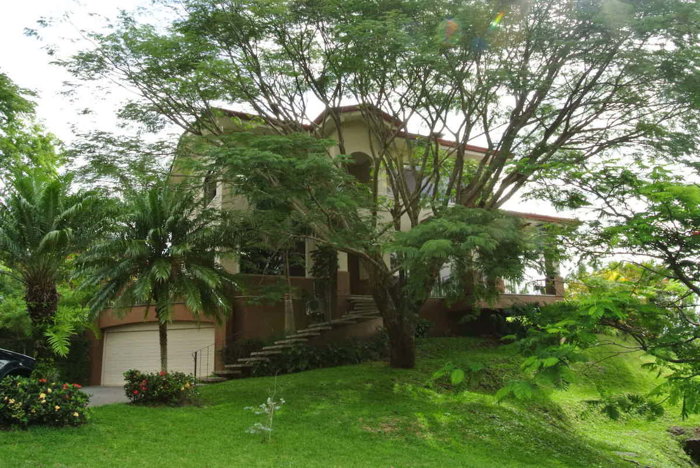 Alquiler de Casa Cerro Colón COD RG1255 in Colón, Mora, San José — $890,000 - Photo 2 of 51