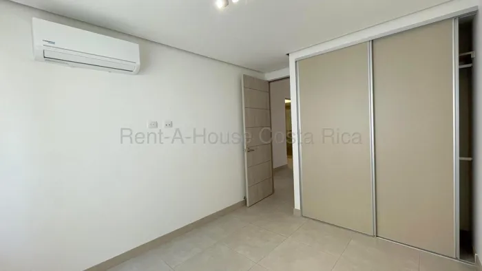 Venta de casa contemporánea en condominio privado #27-316 GS in San Rafael, Escazú, San José — $340,000 - Photo 2 of 10