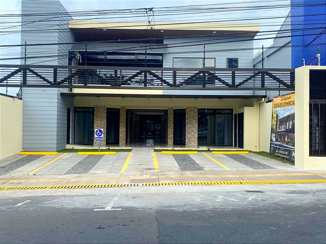 Se Alquila,Local Comercial,Siquirres centro en Siquirres, Limón — ₡ 900 000