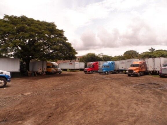 Se vende amplio lote de 1.3 hectáreas en Brasil Santa Ana 23-1518 in Brasil, Santa Ana, San José — $4,700,000