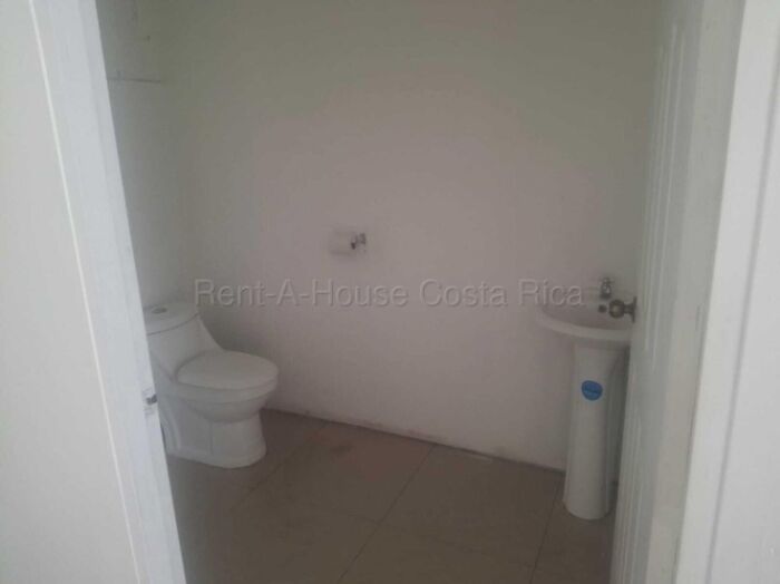 Local comercial con alto flujo peatonal ideal para negocio rentable #26-1664 GS in San Rafael Abajo, Desamparados, San José — $430,000