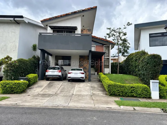 House for sale in Condominio Francosta with 4 bedrooms in Ulloa, Heredia — $450,000