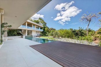 Casa de Lujo con Vista al Mar en Tamarindo, Costa Rica in Tamarindo, Santa Cruz, Guanacaste — $4,250,000 - Photo 2 of 25