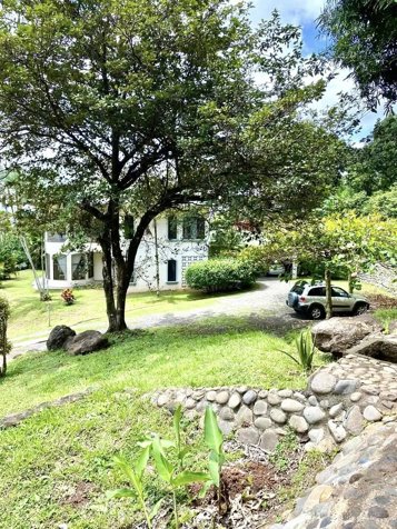 Exclusiva Villa con Tres Residencias y Vistas Panorámicas en San Mateo en San Mateo, Alajuela — $790,000 - Foto 3 de 51