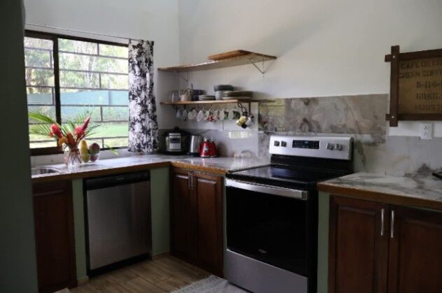 PROPIEDAD, CASA Y CABAÑA EN COTO BRUS.  in Gutiérrez Braun, Coto Brus, Puntarenas — $155,000