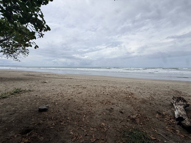2 Hectáreas Frente al Océano Pacífico en Playa Esterillos en Parrita, Puntarenas — $1,800,000