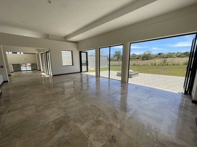 Residencia contemporánea de lujo en Hacienda Los Reyes, La Guácima en Guácima, Alajuela — $2,750,000 - Foto 3 de 23