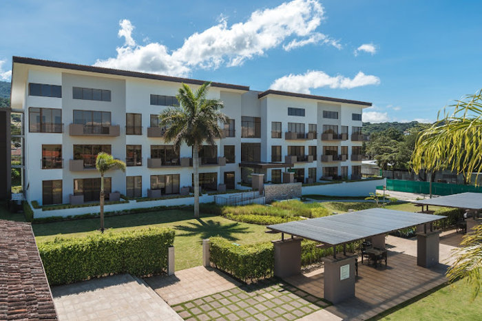 Se alquila casa en condominio Parques del Sol Santa Ana en Brasil, Santa Ana, San José — $1,600 - Foto 3 de 36