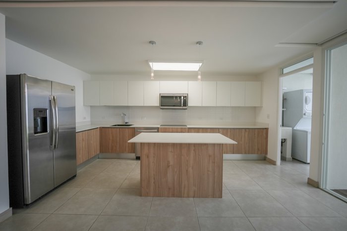 Casa con Linea blanca de 3 habitaciones en Condominio La Vita en San Antonio, Escazú, San José — $2,200 - Foto 3 de 22