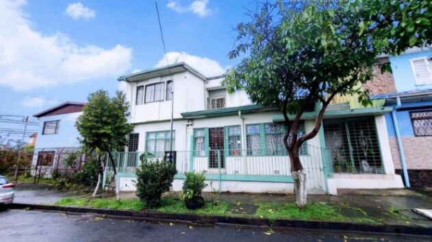 Se vende casa con uso de suelo mixto en Catedral San José 25-825 in Catedral, San José — ₡ 76 000 000