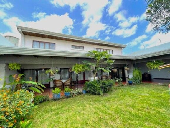 Venta de Casa en Alajuela . RAH 26-1601 in Carrizal, Alajuela — $595,000