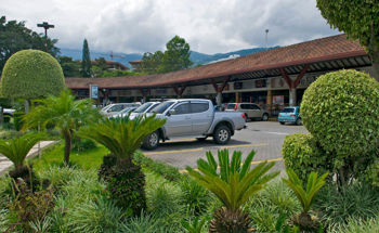 Local comercial  en alquiler en Plaza Laureles Escazú en San Rafael, Escazú, San José — $1,572 - Foto 4 de 9