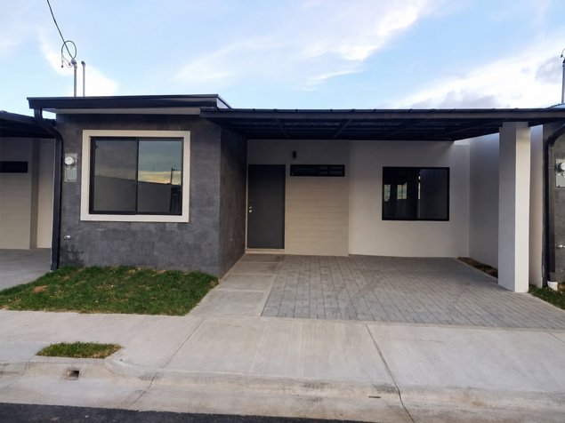 VENTA DE CASA, SAN JOSE, SANTA ANA, CONDOMINIO ROBLES DE LINDORA. en Pozos, Santa Ana, San José — $199,000