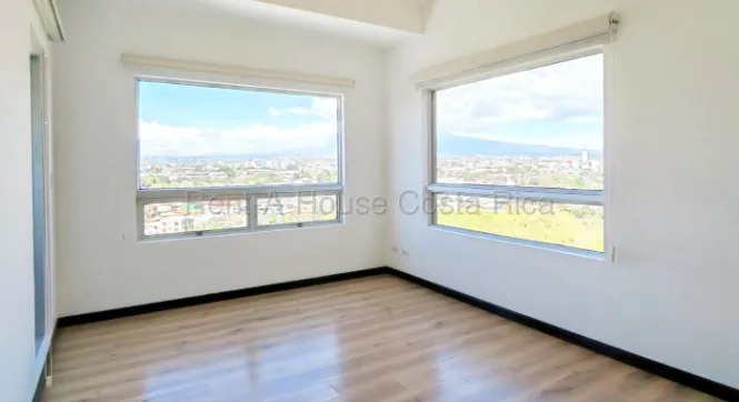 Venta apartamento moderno con balcón y 2 parqueos en torre exclusiva 26-1685 GS en Merced, San José — $175,000 - Foto 3 de 8