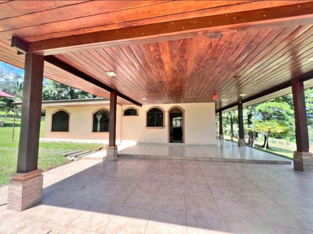 Se vende linda propiedad en las juntas de pacuar in Daniel Flores, Pérez Zeledón, San José — $395,000