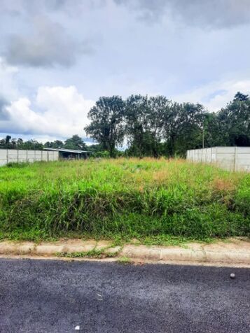 Lote de 160m2 con Vista al Volcán a solo 5 minutos de Fortuna centro . en La Fortuna, San Carlos, Alajuela — ₡ 18 000 000