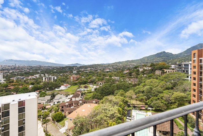 Apartamento de Lujo en Monte Plata, Escazú – 370 m² en Escazú, San José — $6,000 - Foto 2 de 33