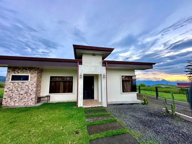 Casa y Apartamentos en Venta – Exclusivo Residencial La Llanada. en Quesada, San Carlos, Alajuela — ₡ 125 000 000