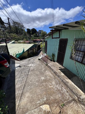 Venta Propiedad de Inversión en Sabanilla San José 2 Casas Alquiladas en San Pedro, Montes De Oca, San José — ₡ 65 000 000 - Foto 2 de 8