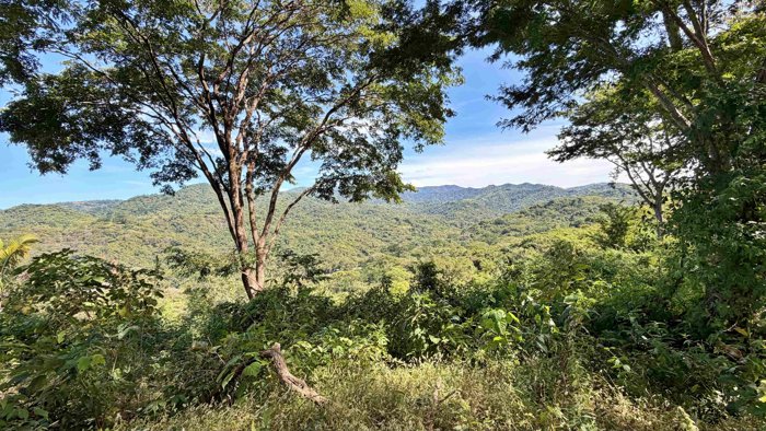 Venta terreno con vista al mar y montaña, Santa Cruz, Guanacaste. (FE) in Cuajiniquil, Santa Cruz, Guanacaste — $175,000 - Photo 3 of 9