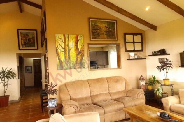 VENDO CASA EN SAN JERÓNIMO, SAN JOSÉ.  en San Jerónimo, Moravia, San José — $250,000