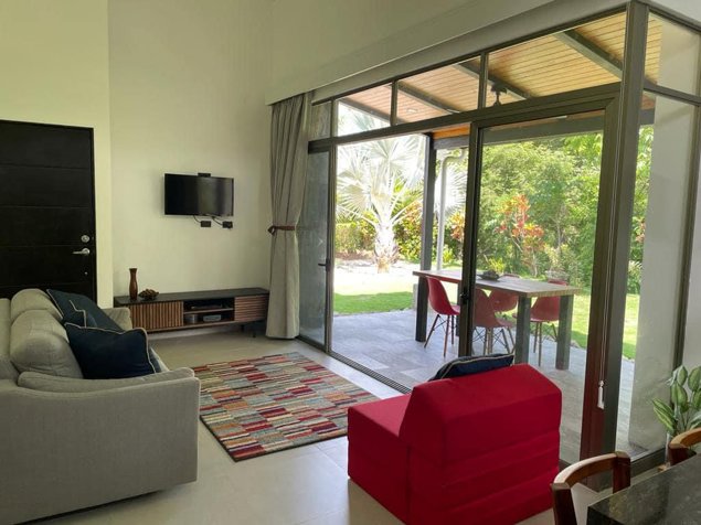 CASA EN CONDOMINIO LOMAS DEL SOL MARBELLA GUANACASTE en Santa Cruz, Guanacaste — $250,000 - Foto 2 de 16