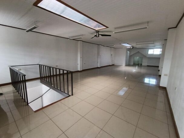 Alquiler de Local Comercial en San Vicente de Moravia. RAH 26-1183 in San Vicente, Moravia, San José — ₡ 1 500 000