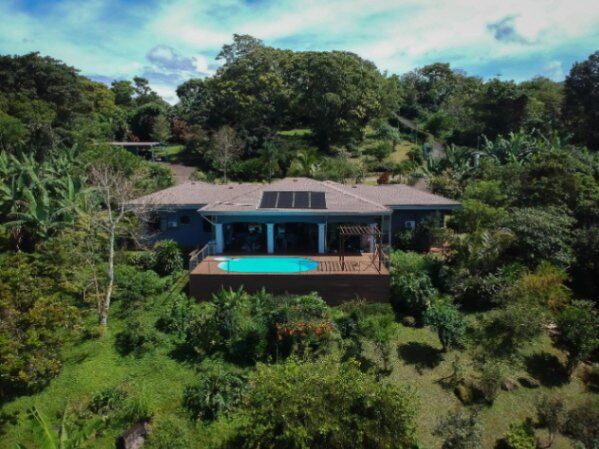 VENTA DE QUINTA CON CASA AMUEBLADA Y PISCINA, ALAJUELA, SAN PEDRO DE POÁS - 9763312 en San Pedro, Poás, Alajuela — $595,000