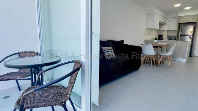 Se alquila apartamento en Uruca San José 26-1930 en Uruca, San José — $1,200