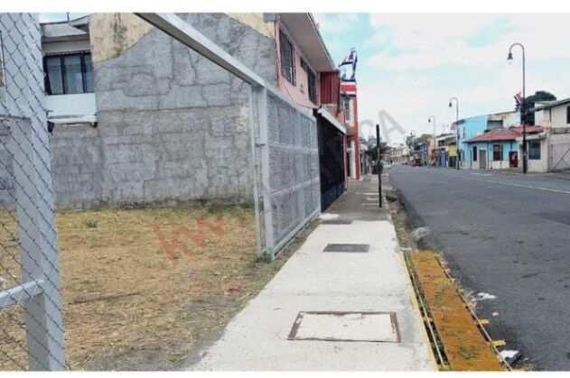 VENDO LOTE EN BARRIO LUJAN. in Carmen, San José — ₡ 98 000 000
