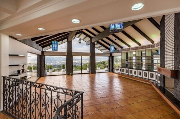 Venta mansión privada con 2 residencias, piscina y cancha de tenis #26-711 GS in San Antonio, Escazú, San José — $1,495,000
