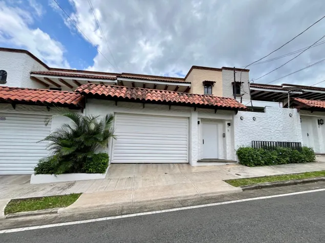 Casa Independiente San Antonio de Escazú en San Antonio, Escazú, San José — $415,000