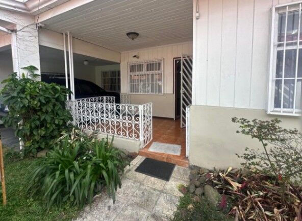 Venta de Casa en San Fco de Dos Ríos. RAH 26-1213 en San Francisco de Dos Ríos, San José — $211,500
