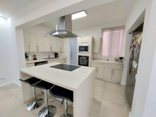 VENTA DE CASA MODERNA EN LINDORA . COD #26-1497 in Pozos, Santa Ana, San José — $265,000