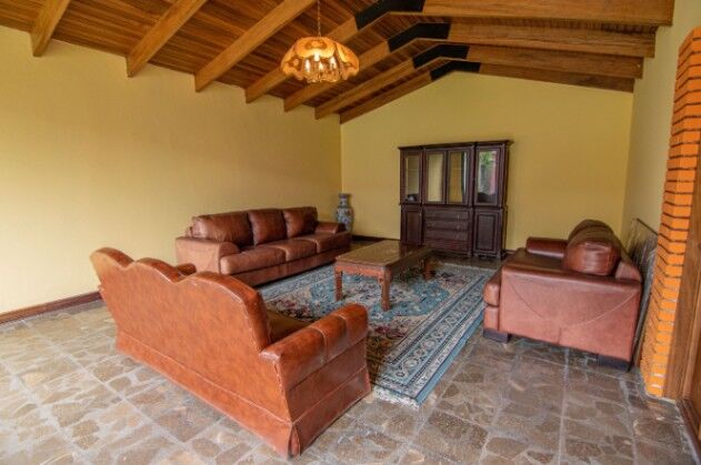 VENTA DE CASA, SAN JOSÉ, MORAVIA, LOS COLEGIOS  en La Trinidad, Moravia, San José — ₡ 257 000 000